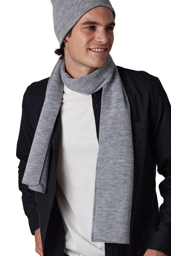 KNITTED SCARF